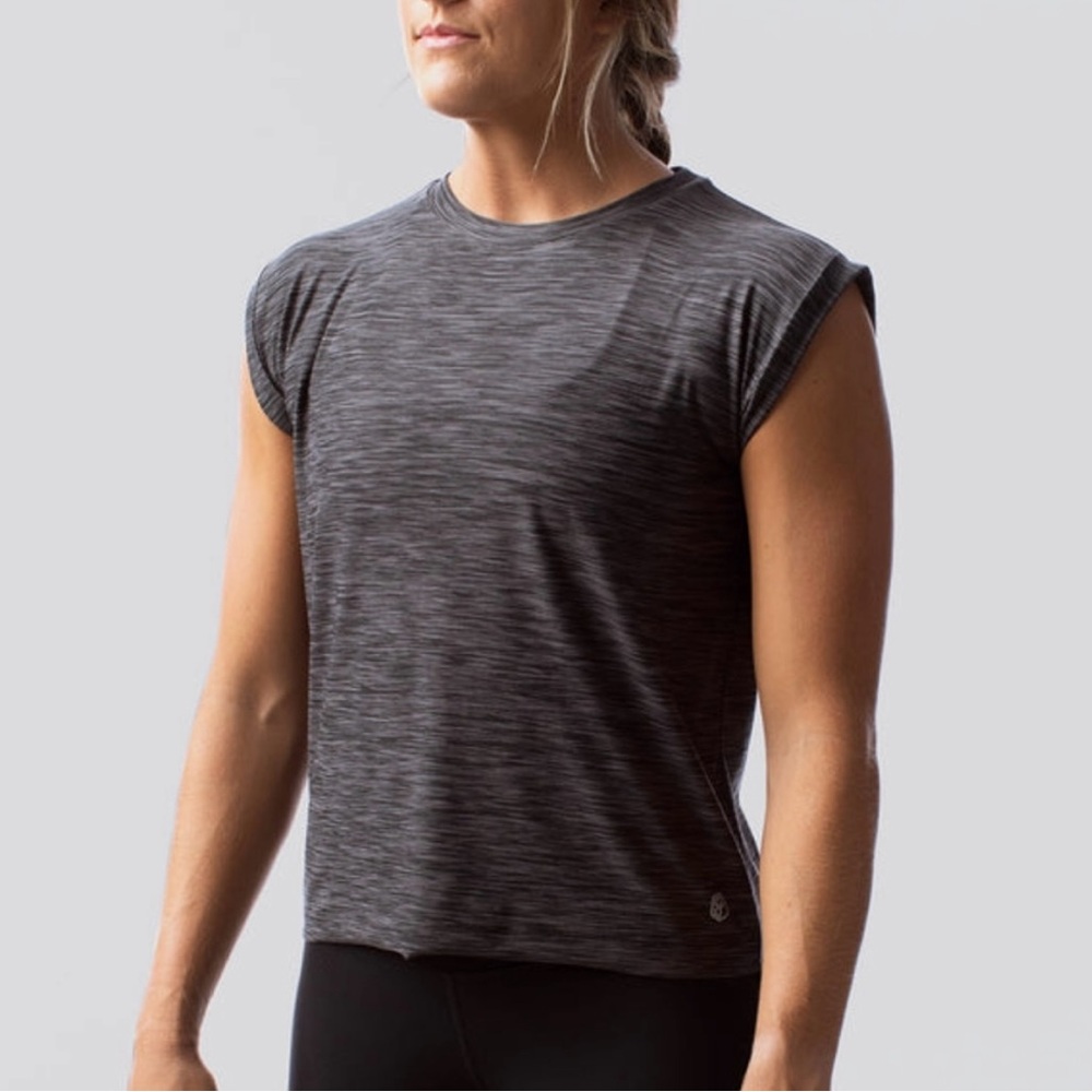 Born Primitive Captivate Muscle Tee Heather Black Size Small EUC